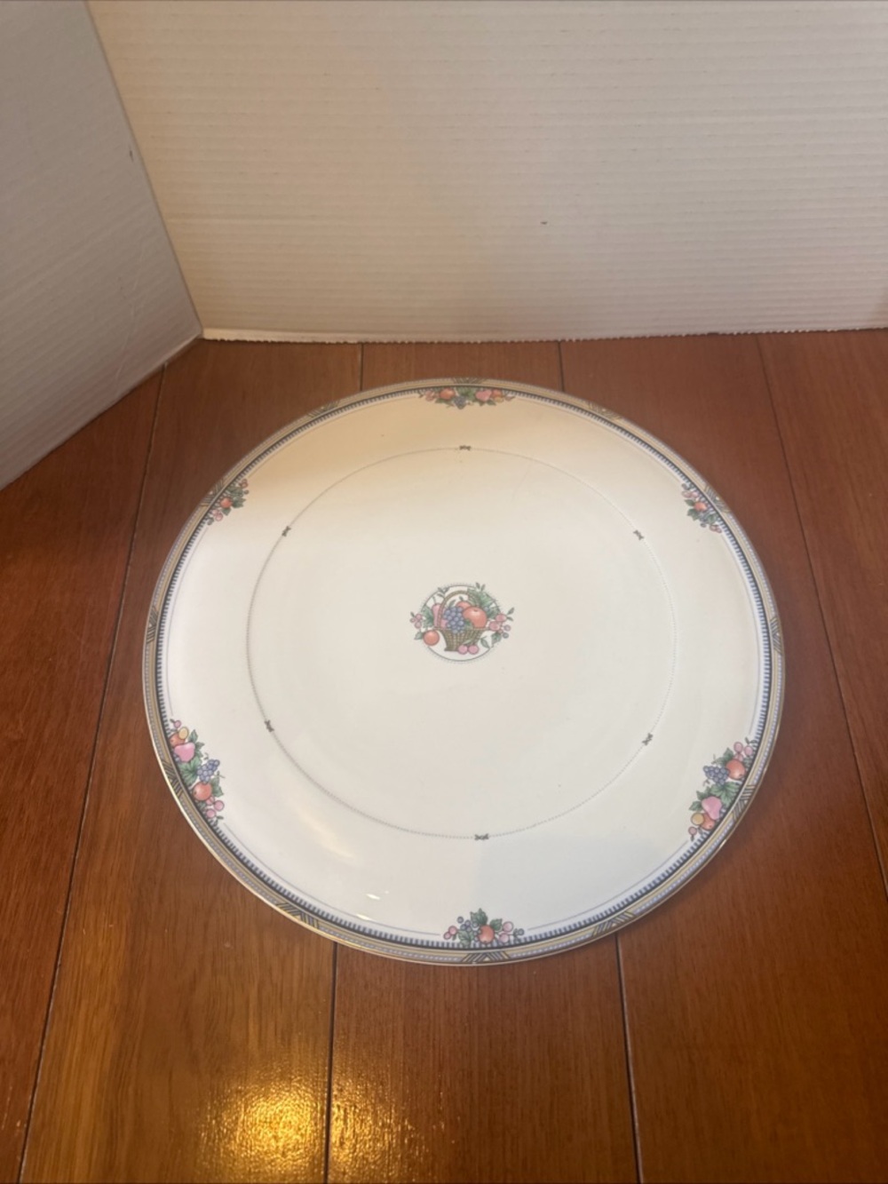 Christopher Stuart Y1008 Fruit Basket Bone China Thailand Round Cake Platter 13”